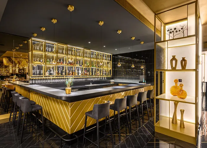 Emerald Hotel By Continental Group